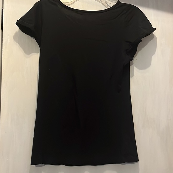 Old Navy black tee - Picture 4 of 5